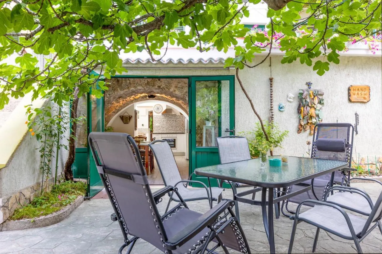 Apartment Volte Punat 0*,  Croatia